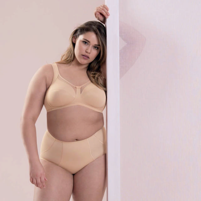 Clara Trosgördel Sand