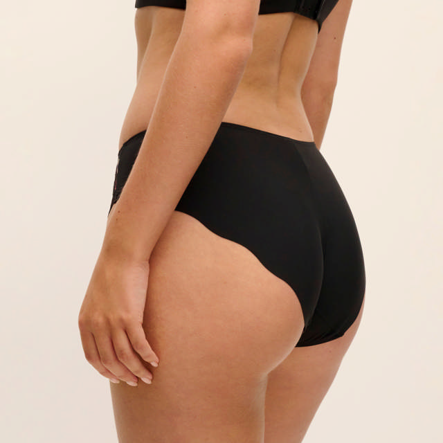 Magdalena Trosa Noir